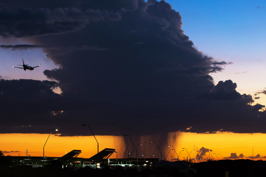 A thunderstorm approaches Phoenix Sky Harbor Airport September 13, 2015.